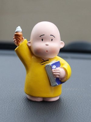 Buddhist Shaolin Monk Figurine - Creative Resin Fengshui Craft  (Design 2)